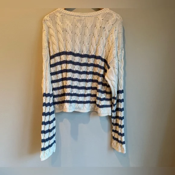 AE Long Weekend Crew Neck Striped Sweater Blue and Cream Size Large‎ - Picture 6 of 6